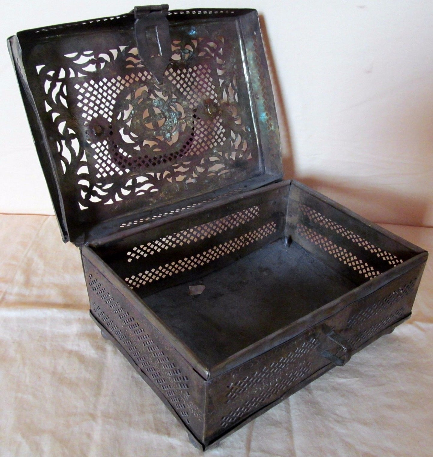 RARE CHINESE ANTIQUE BRASS CRICKET CAGE