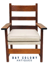 Load image into Gallery viewer, 20TH C ANTIQUE ARTS &amp; CRAFTS / MISSION OAK LADIES ARM CHAIR