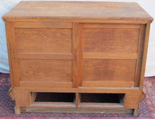 Load image into Gallery viewer, LARGE VICTORIAN QUARTERSAWN OAK DISPLAY CASE
