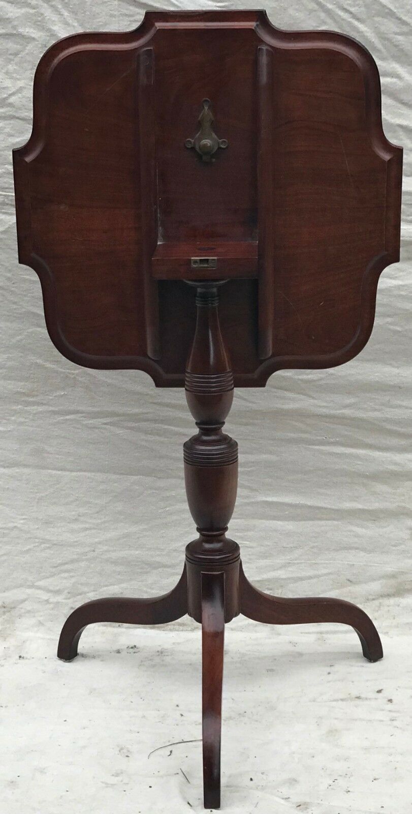 MAHOGANY QUEEN ANNE STYLE ANTIQUE TILT TOP CANDLE STAND BY IRVING & CASSON - EARLY 20TH C