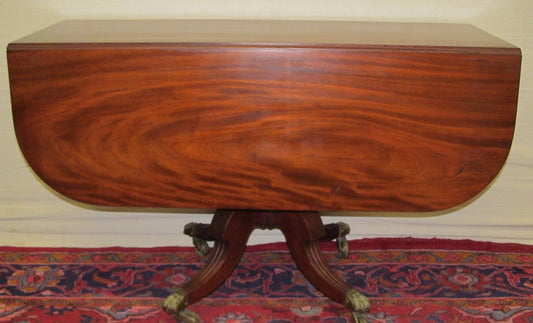 EARLY 19TH CENTURY LATE FEDERAL SOLID BOOKMATCHED MAHOGANY BREAKFAST TABLE