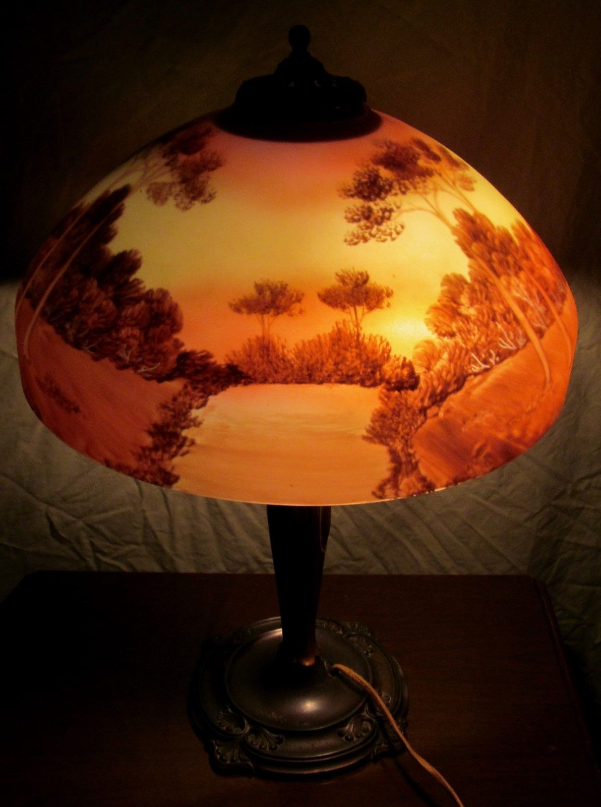 FABULOUS ART NOUVEAU REVERSE PAINTED PITTSBURGH LAMP WITH PAINTED LANDSCAPE