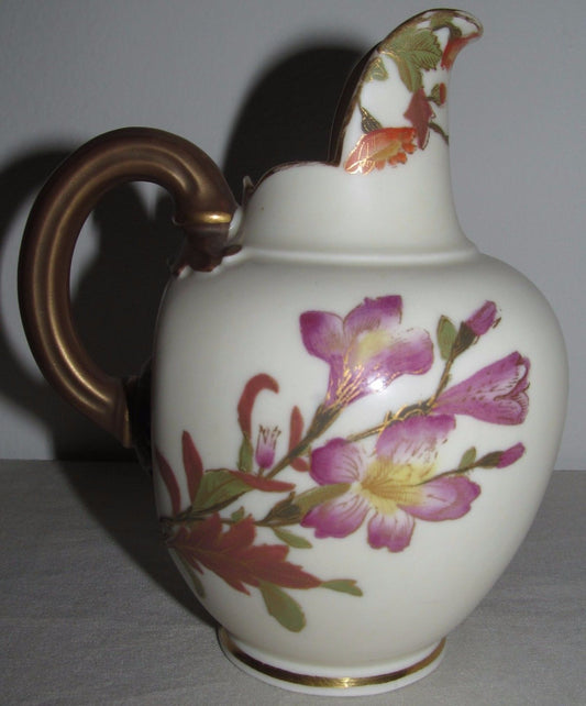 ROYAL WORCESTER CREAMER