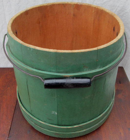 19TH CENTURY SHAKER HANDLED BUCKET IN GREEN PAINT WITH BIG FINGER LAPPED JOINTS
