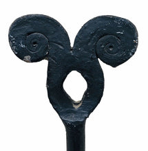 Load image into Gallery viewer, 19TH C HAND WROUGHT IRON RAMS HEAD FIREPLACE PEEL / HEARTH / KITCHEN TOOL