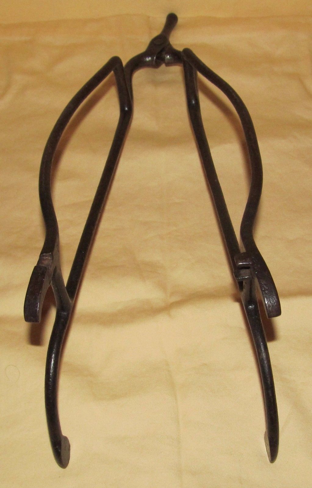 RARE 19TH CENTURY SHAKER IRON PIE HOLDING TRIVET