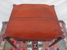 Load image into Gallery viewer, SHERATON PORTSMOUTH NEW HAMPSHIRE MAHOGANY GAME TABLE-RING &amp; SHAPED CARVINGS