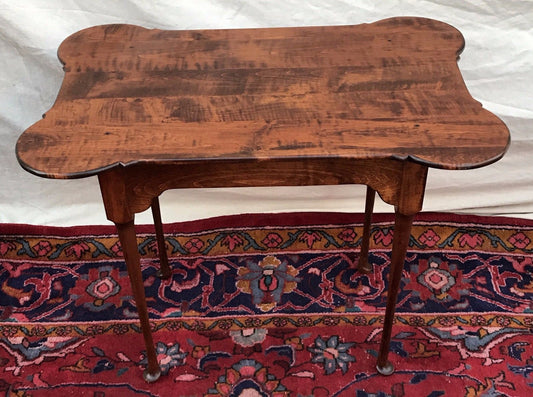 SOLID TIGER MAPLE QUEEN ANNE STYLED PORRINGER TOPPED TEA TABLE