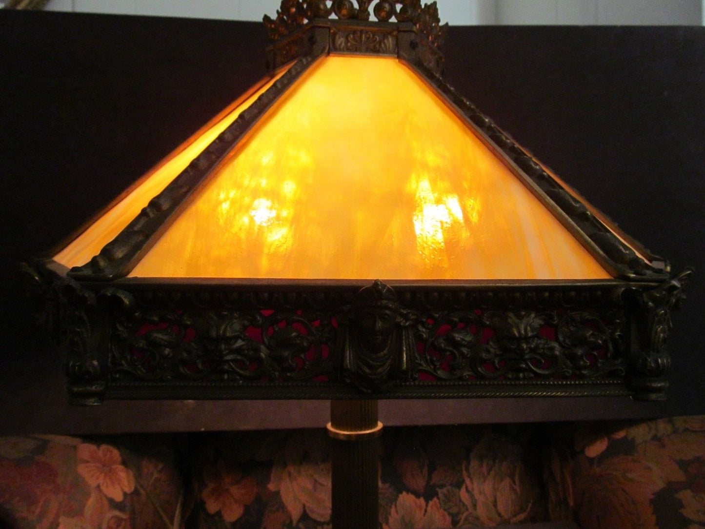 VICTORIAN EGYPTIAN REVIVAL LAMP WITH FINELY CASTED BRONZE & 12 SLAG PANEL SHADE