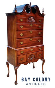 20TH C CHIPPENDALE ANTIQUE STYLE MAHOGANY BONNET TOP HIGHBOY DRESSER / CHEST