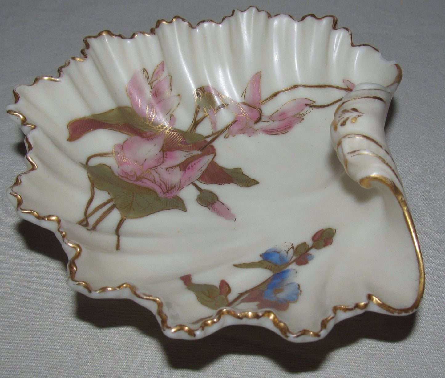 ROYAL WORCESTER SERVING PIECE