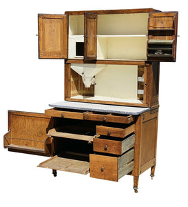 20TH C ANTIQUE 1920'S OAK HOOSIER CABINET W/ PORCELAIN ENAMEL TOP & FLOUR SIFTER