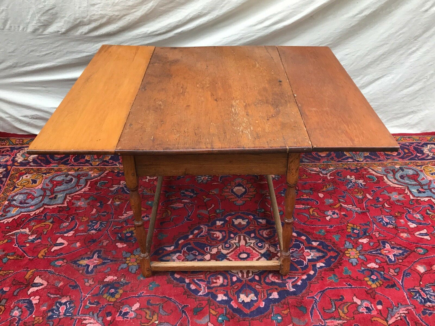18TH C WILLIAM & MARY PERIOD NEW ENGLAND ANTIQUE DROP LEAF TAVERN / DINING TABLE