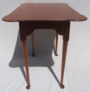 QUEEN ANNE STYLE ELDRED WHEELER QUILTED & TIGER MAPLE PORRINGER TOP TABLE