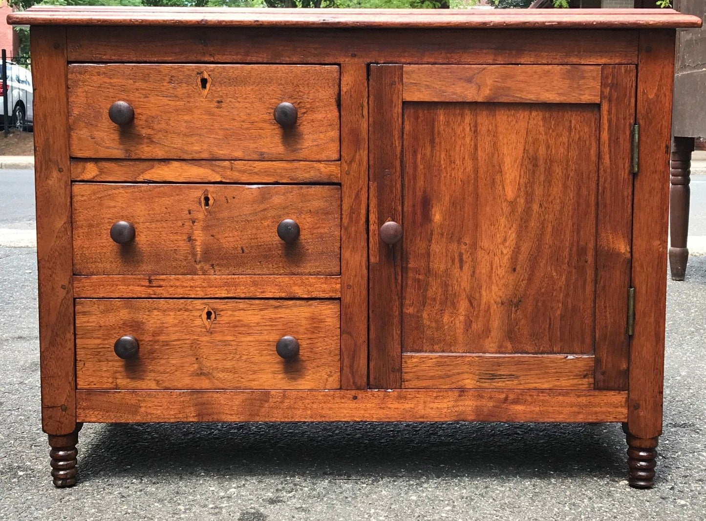 EARLY 19TH C FEDERAL PERIOD SOUTHERN WALNUT VALUABLE / SUGAR CHEST - EXCEPTIONAL