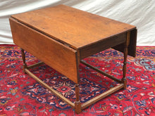 Load image into Gallery viewer, 18TH C WILLIAM &amp; MARY PERIOD NEW ENGLAND ANTIQUE DROP LEAF TAVERN / DINING TABLE
