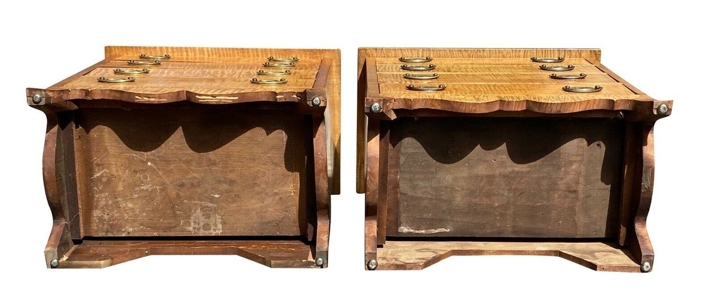 20TH C PAIR OF ANTIQUE STYLE TIGER MAPLE 4 DRAWER BACHELOR CHESTS / NIGHTSTANDS