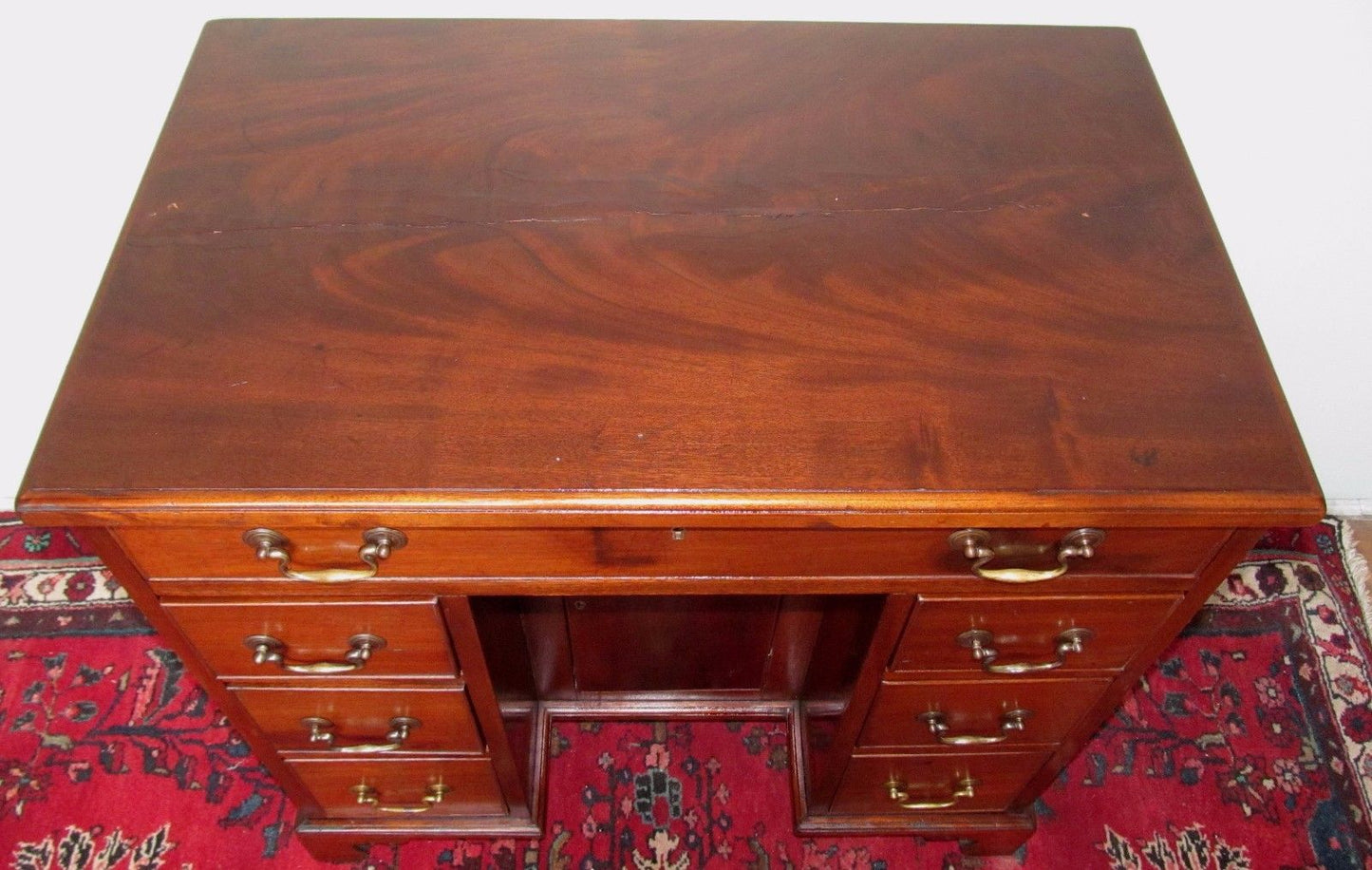 19TH CENTURY CHIPPENDALE MAHOGANY DOUBLE PEDESTAL DESK