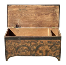 Load image into Gallery viewer, 18th C Antique Federal Period Vermont Grain Painted Folk Art Box