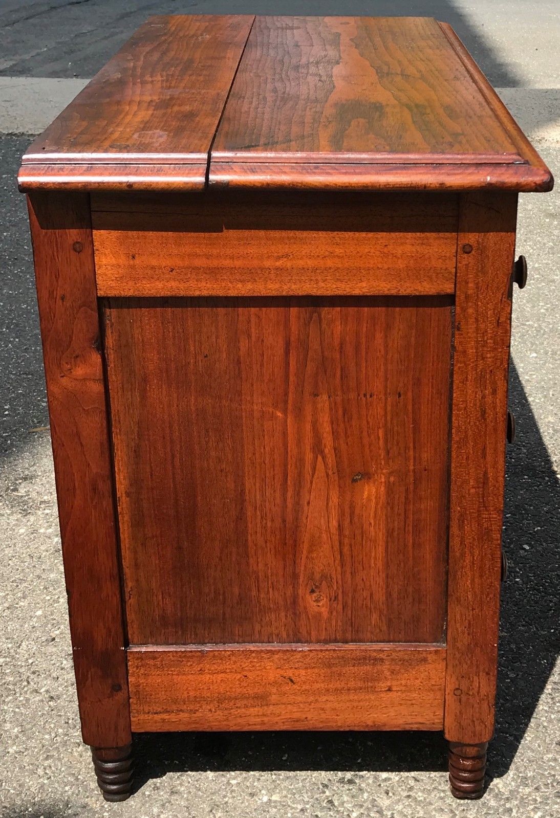 EARLY 19TH C FEDERAL PERIOD SOUTHERN WALNUT VALUABLE / SUGAR CHEST - EXCEPTIONAL