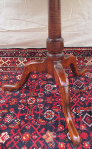 FINE 18TH CENTURY RARE FEDERAL PERIOD CLOVER SHAPED TIGER MAPLE TIP TOP TABLE
