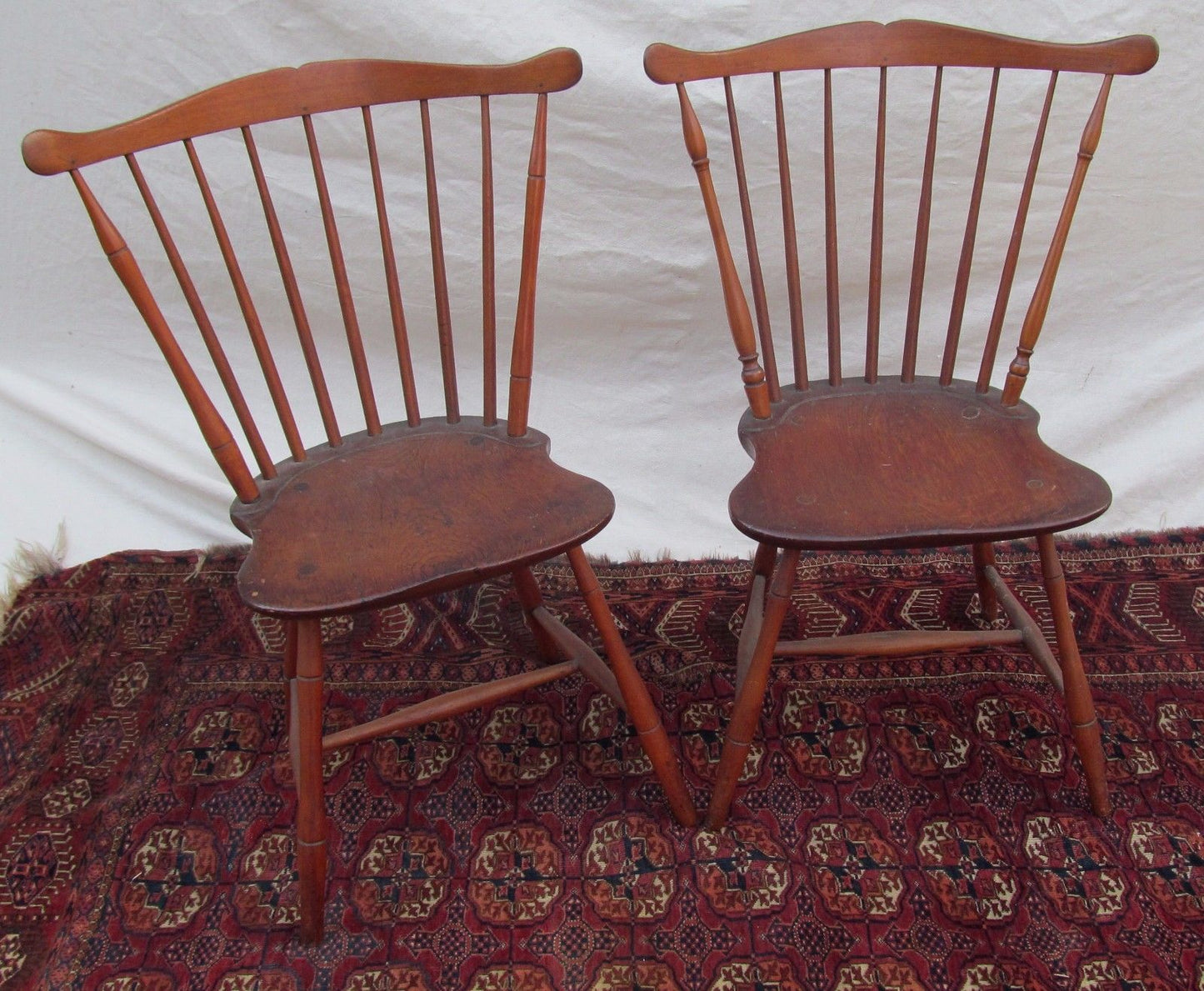 REMARKABLE PAIR OF RARE FEDERAL PERIOD WINDSOR FAN BACK CHAIRS