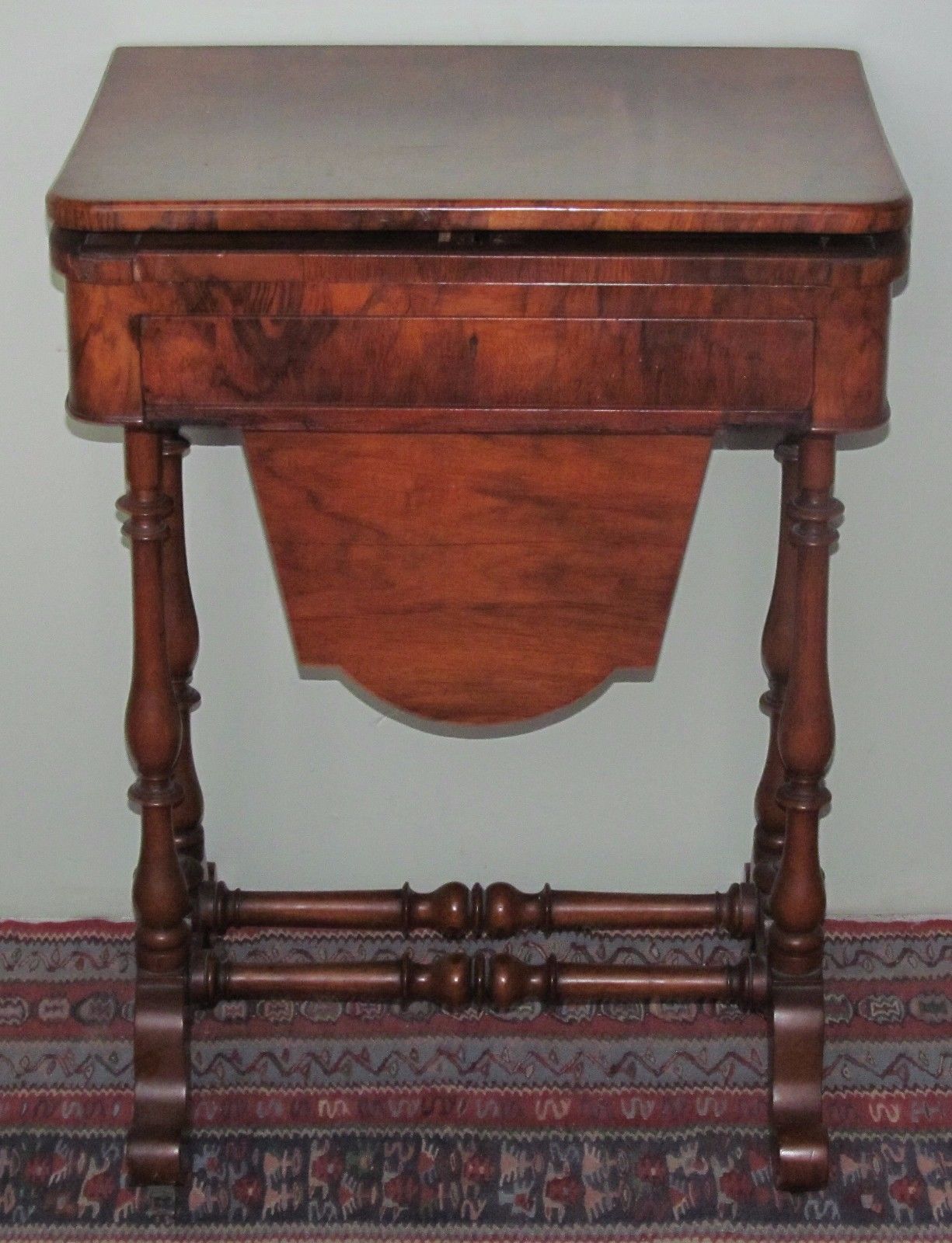 ANTIQUE BURLED WALNUT INLAID GEORGIAN SOW BELLY GAME TABLE