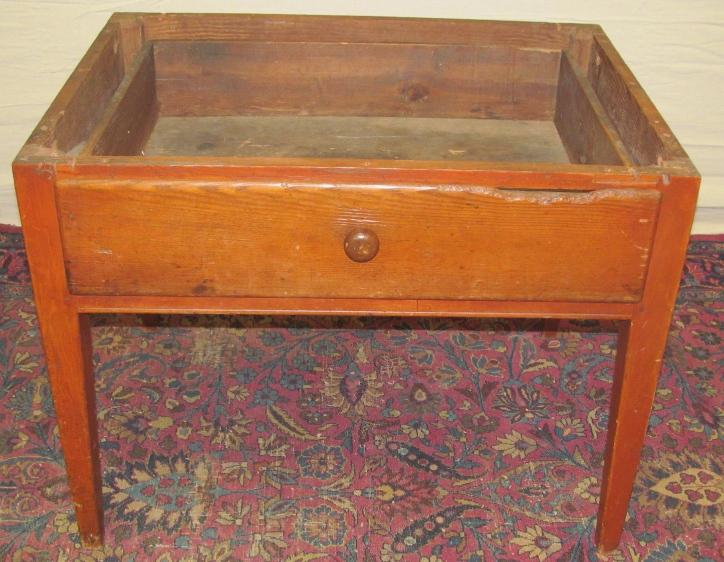 18TH CENTURY PA PEGGED TOP QUEEN ANNE TAVERN TABLE IN OLD RED PAINT FINISH