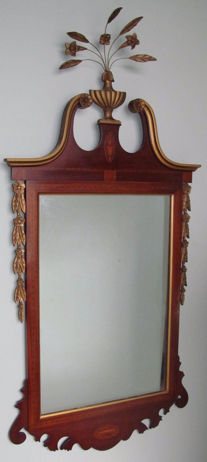 FINELY INLAID FEDERAL MAHOGANY MIRROR WITH CARVED & GOLD GILT EMBELLISHMENTS