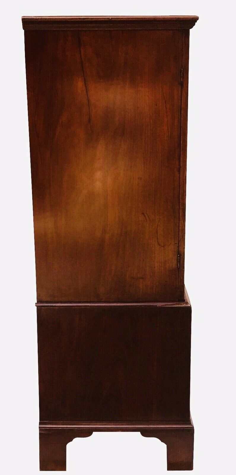 18TH C GEORGE III PERIOD CHIPPENDALE STYLE ANTIQUE MAHOGANY LINEN PRESS