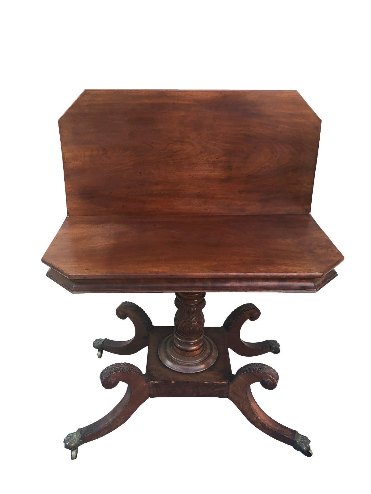 EARLY 19TH CENTURY CLASSICAL CROSS BANDED INLAID PHILADELPHIA CARVED GAME TABLE