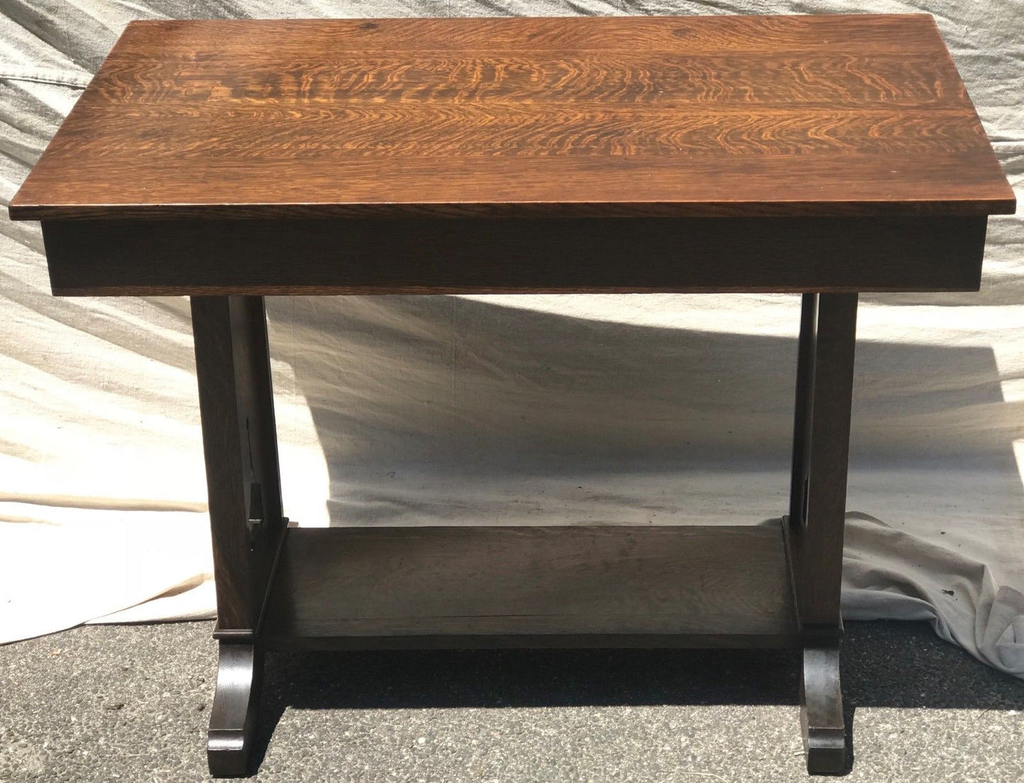 EARLY 20TH C. ARTS & CRAFTS TIGER OAK LIBRARY TABLE / WRITING DESK