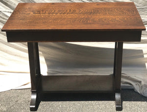 EARLY 20TH C. ARTS & CRAFTS TIGER OAK LIBRARY TABLE / WRITING DESK