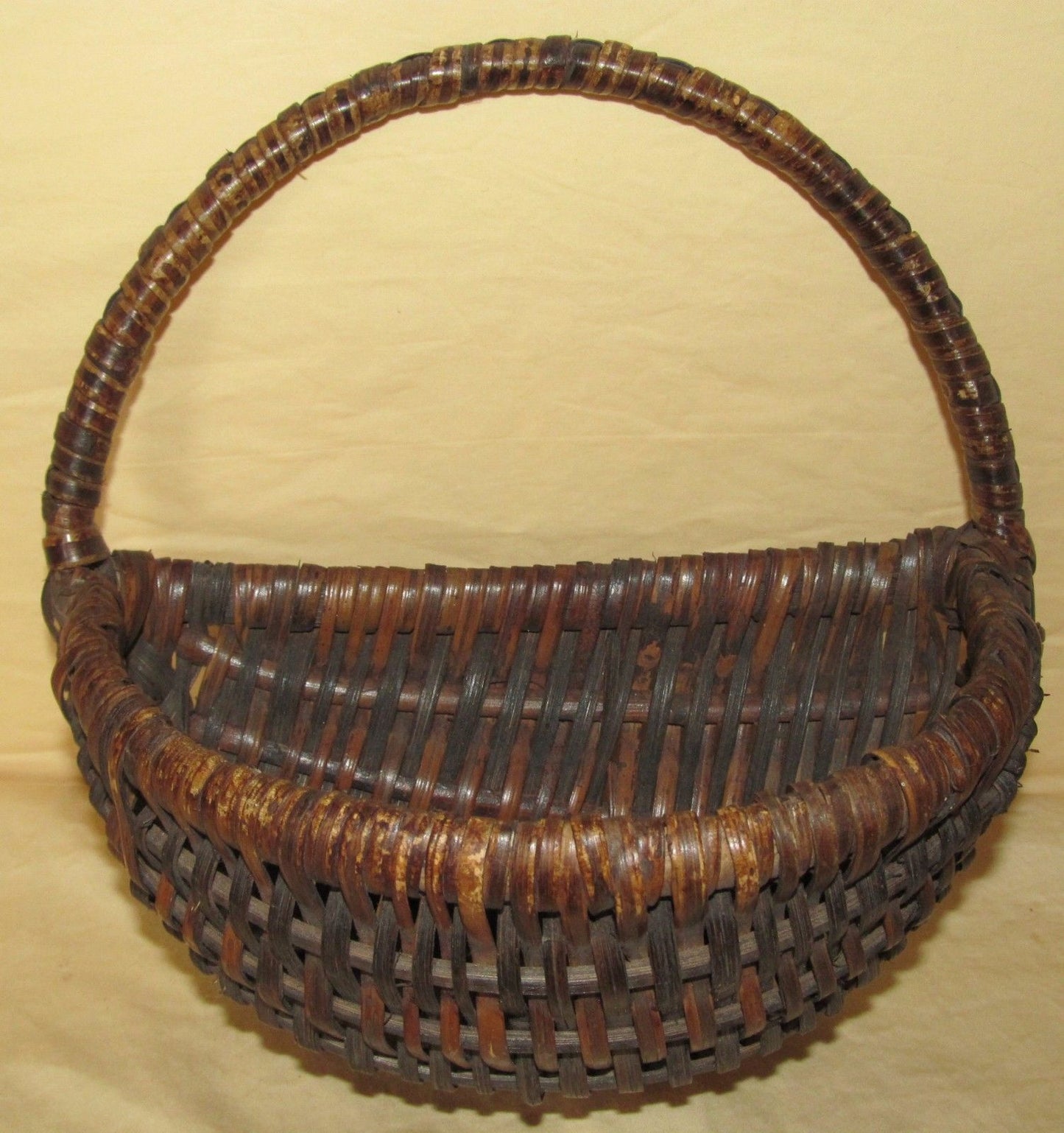 ANTIQUE HALF MELON WOVEN HANGING WALL BASKET