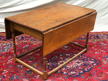 Load image into Gallery viewer, 18TH C WILLIAM &amp; MARY PERIOD NEW ENGLAND ANTIQUE DROP LEAF TAVERN / DINING TABLE
