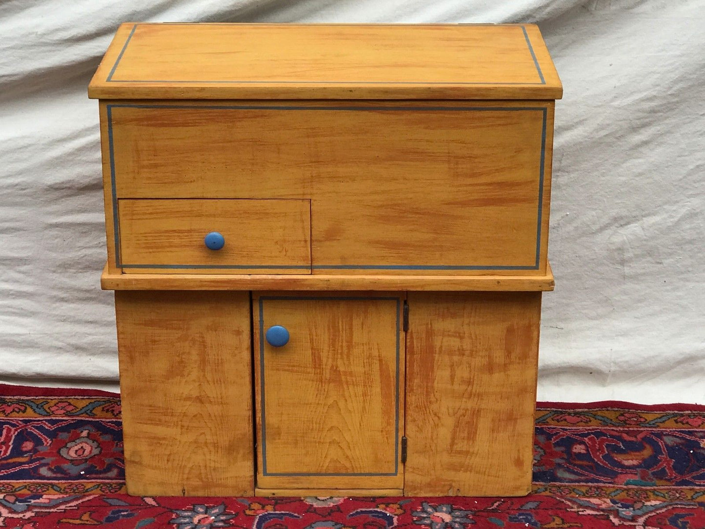 EARLY 19TH CENTURY NEW ENGLAND ANTIQUE PINE GRAIN MUSTARD PAINTED COMMODE