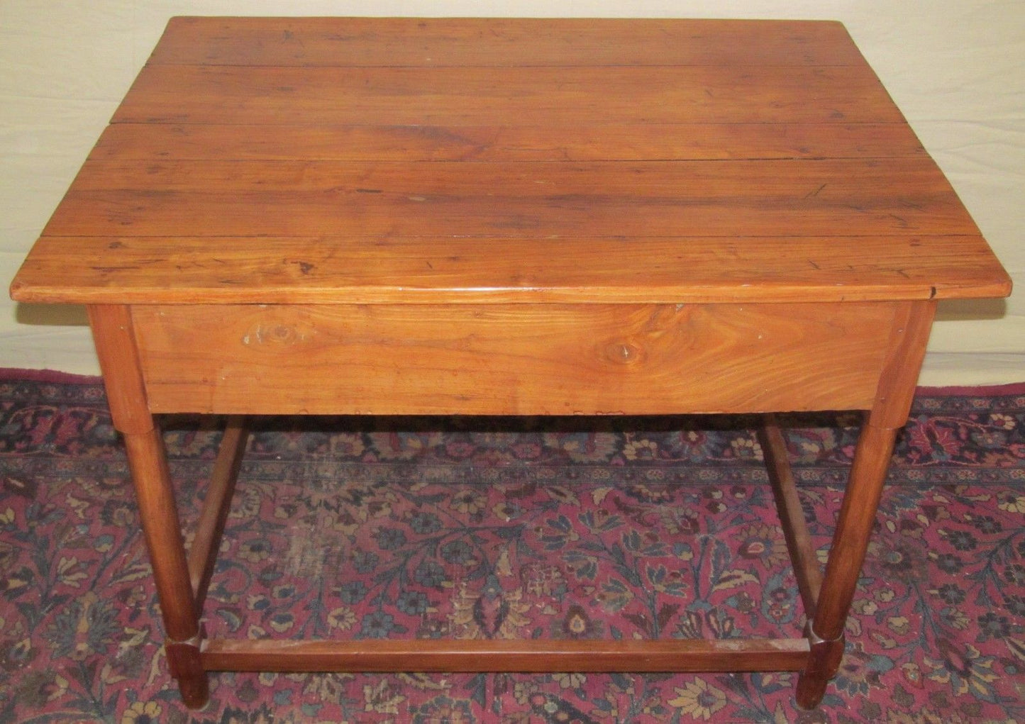 18TH CENTURY WALNUT PA QUEEN ANNE PERIOD TAVERN TABLE WITH H STRETCHER BASE