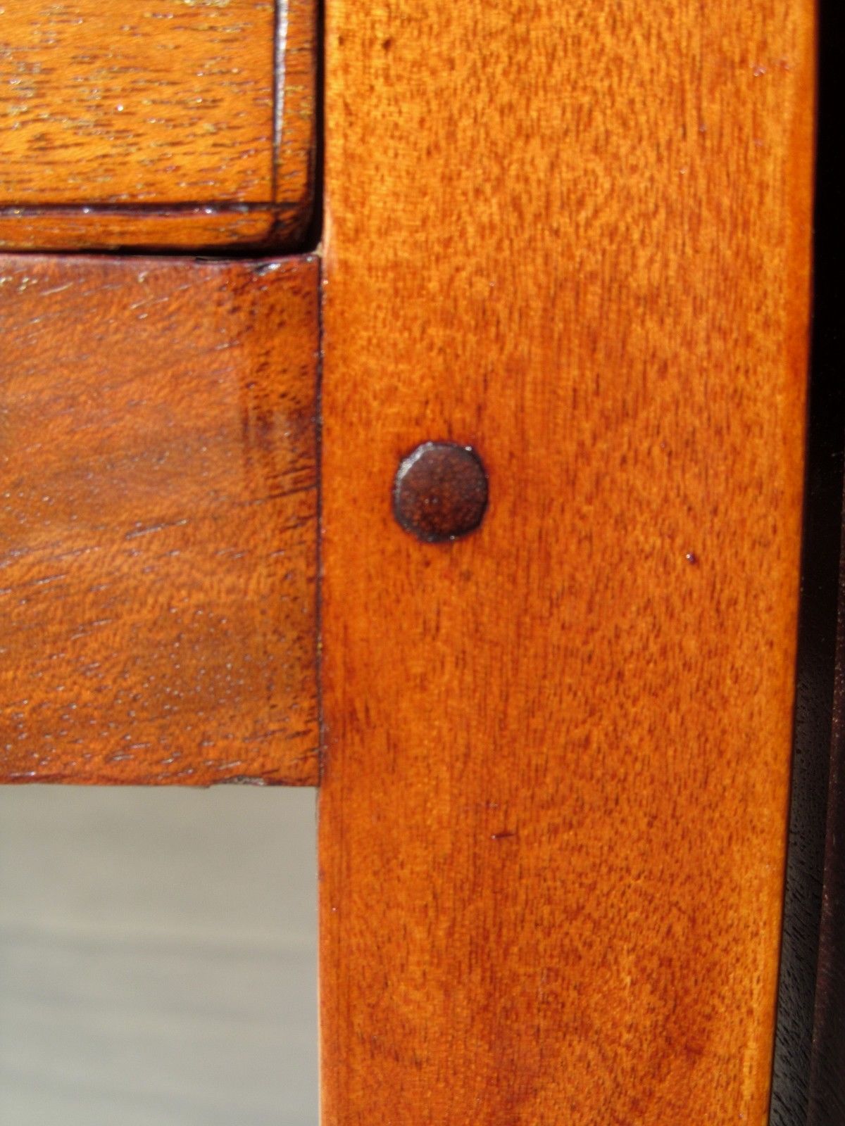 FINE 18TH CENTURY NEW ENGLAND CHIPPENDALE MAHOGANY PEMBROKE TABLE W/ X STRETCHER