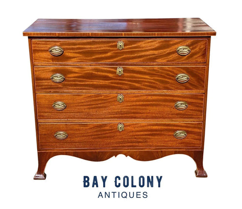 Early 19th Century Antique Federal Period Mahogany Chest of Drawers / Dresser