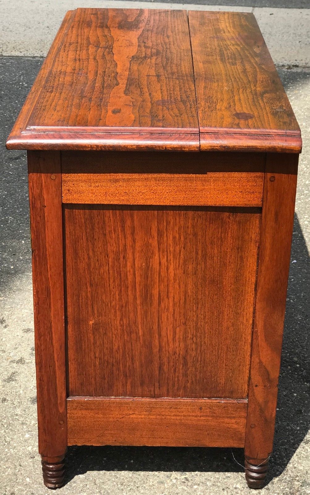 EARLY 19TH C FEDERAL PERIOD SOUTHERN WALNUT VALUABLE / SUGAR CHEST - EXCEPTIONAL