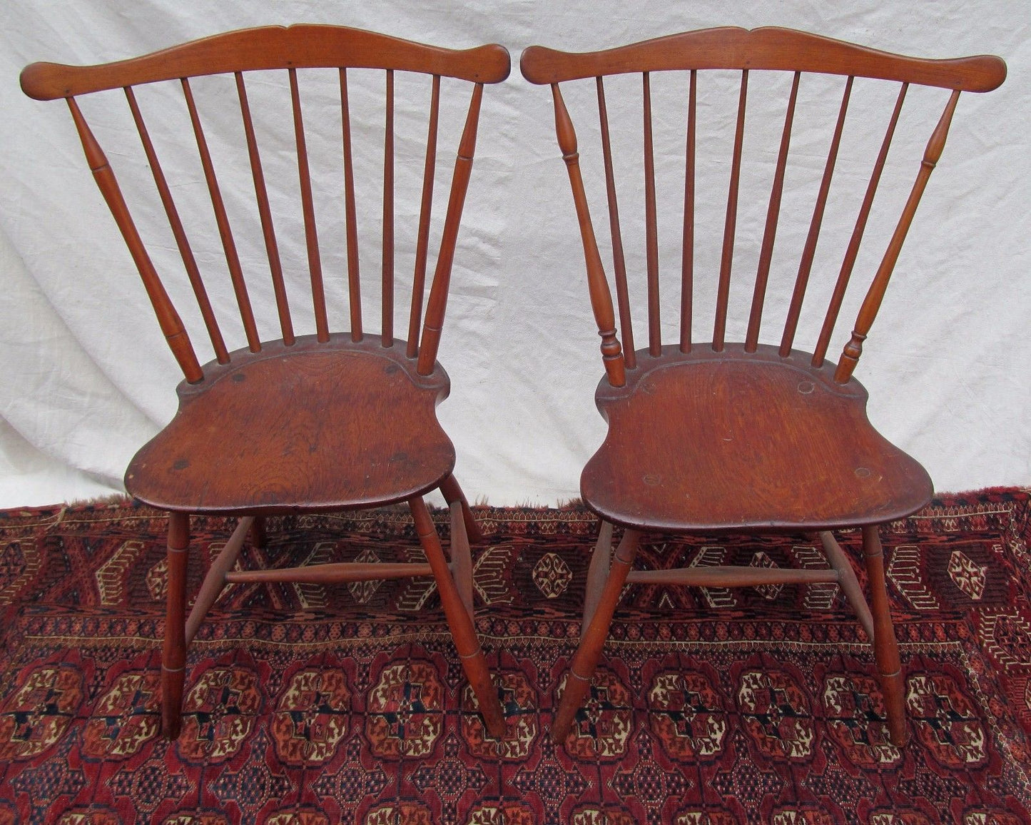 REMARKABLE PAIR OF RARE FEDERAL PERIOD WINDSOR FAN BACK CHAIRS