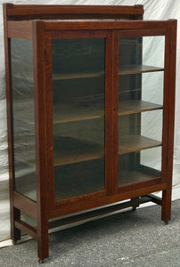 EARLY 20TH C. TIGER OAK ARTS & CRAFTS ANTIQUE BOOKCASE / CHINA CABINET