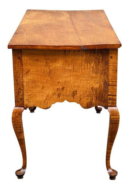 20TH C QUEEN ANNE ANTIQUE STYLE TIGER MAPLE LOWBOY / DRESSING TABLE