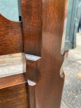 Load image into Gallery viewer, 20TH C HENKEL HARRIS QUEEN SIZE MAHOGANY FOUR POST TESTER / CANOPY BED