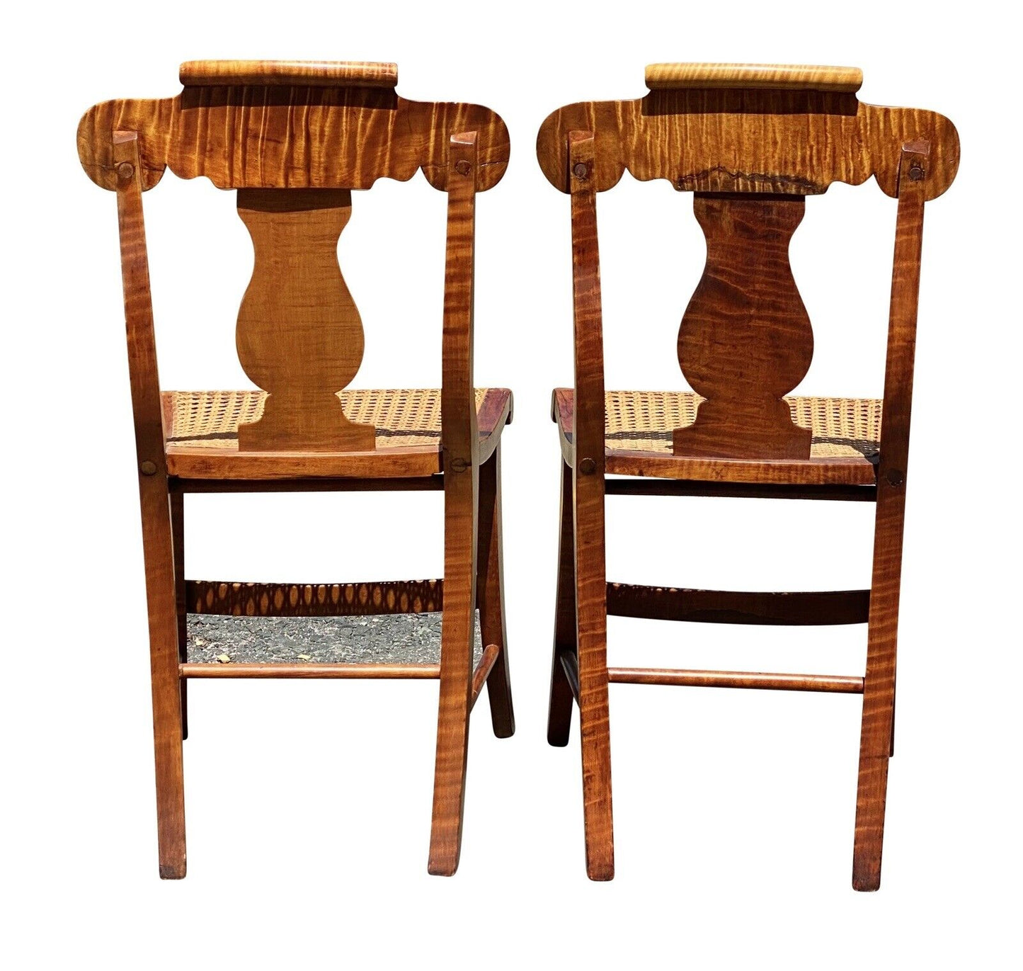 19TH C PAIR OF ANTIQUE FEDERAL PERIOD TIGER MAPLE SABER LEG CHAIRS - CURLY MAPLE