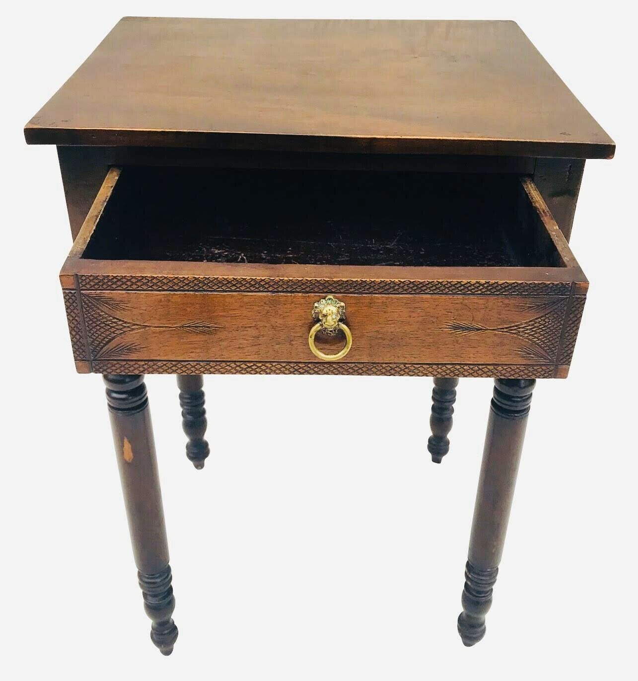 19TH C ANTIQUE SHERATON PENNSYLVANIA WALNUT WORK TABLE / NIGHTSTAND