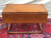 Load image into Gallery viewer, 18TH C WILLIAM &amp; MARY PERIOD NEW ENGLAND ANTIQUE DROP LEAF TAVERN / DINING TABLE