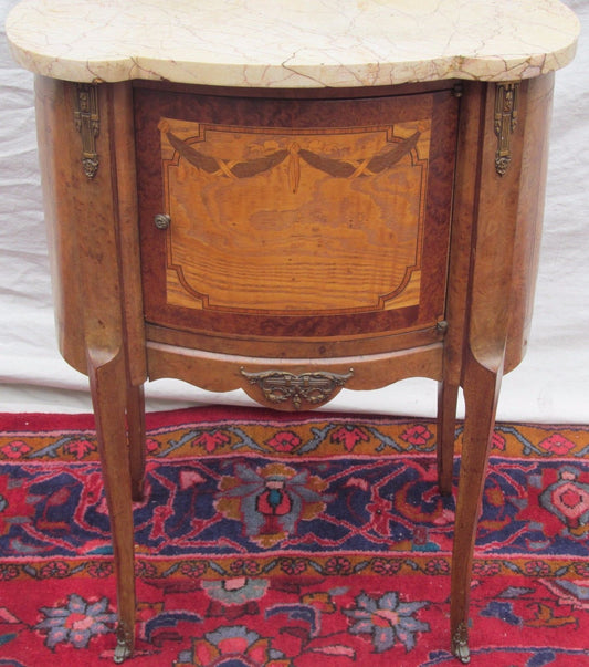 FRENCH LOUIS XV STYLE KIDNEY SHAPED MARBLE TOP NIGHTSTAND WITH DRAPERY INLAY