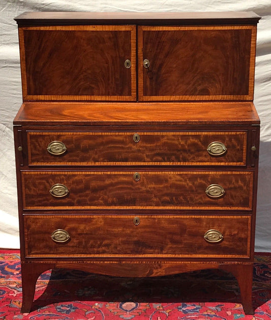 CIRCA 1810 MASSACHUSETTS HEPPLEWHITE MAHOGANY & TIGER MAPLE INLAID LADIES DESK