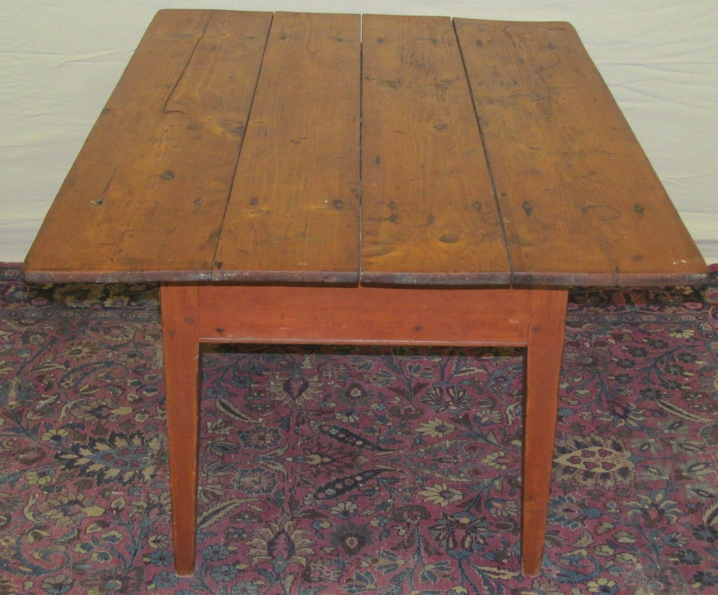 18TH CENTURY PA PEGGED TOP QUEEN ANNE TAVERN TABLE IN OLD RED PAINT FINISH